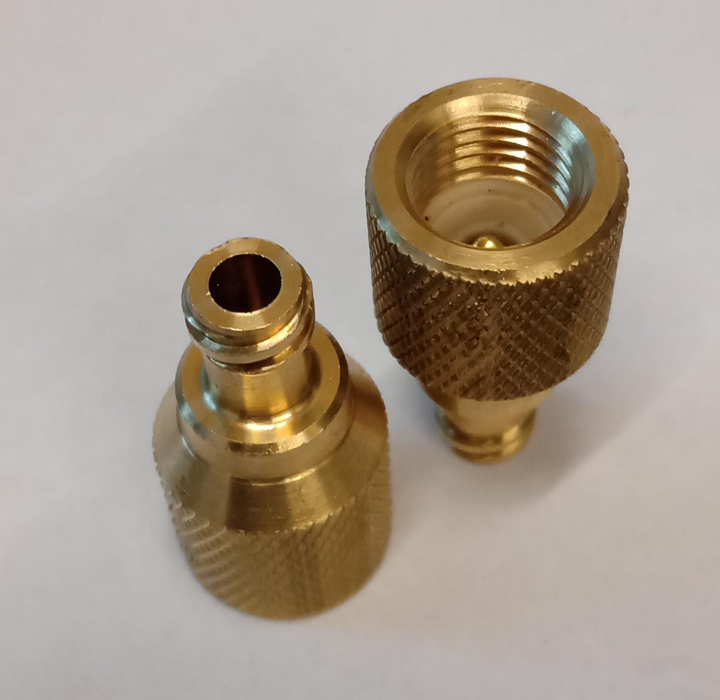 Adaptor para jeringas sellafugas 5/16 con depresor